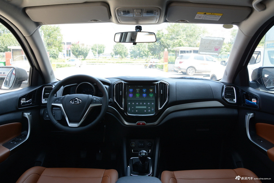 2016款长安CX70 1.6L手动豪华型
