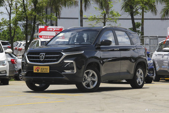 2018款宝骏530 1.8L自动豪华型