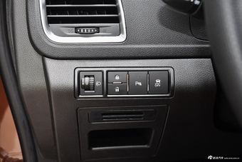 2017款宝骏560律动版1.5T手动乐享型