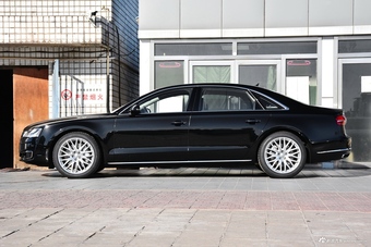 2017款奥迪A8L 4.0T自动60 TFSI quattro豪华型