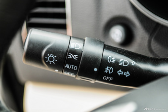 2016款萨瓦纳2.0T自动四驱汽油尊享版5座