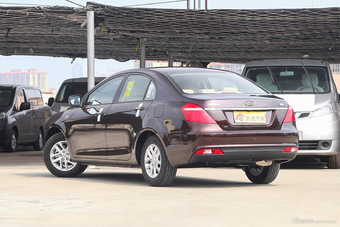 2017款吉利帝豪1.5L自动三厢百万款豪华型