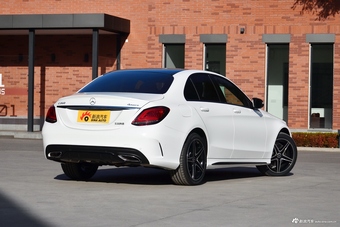 2019款奔驰C级C 260 2.0T自动运动版4MATIC