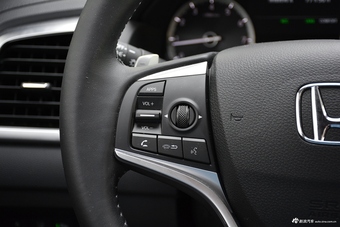 2017款本田UR-V 2.0L 370TURBO自动四驱尊耀版