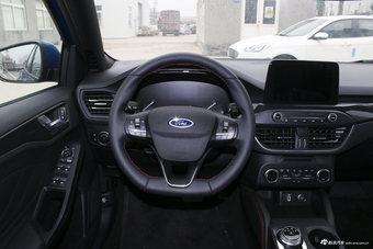 2019款福克斯三厢1.5T自动ST Line EcoBoost 180