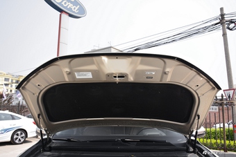 2017款本田UR-V 2.0L 370TURBO自动四驱尊耀版