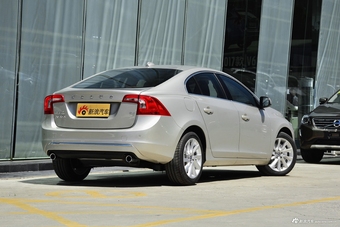 2018款沃尔沃S60L 2.0T自动T4智远版