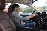 2017款宝骏560 1.5T DCT尊享型