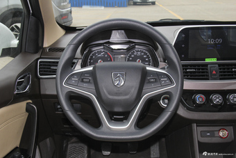 2017款宝骏310W 1.5L手动豪华型