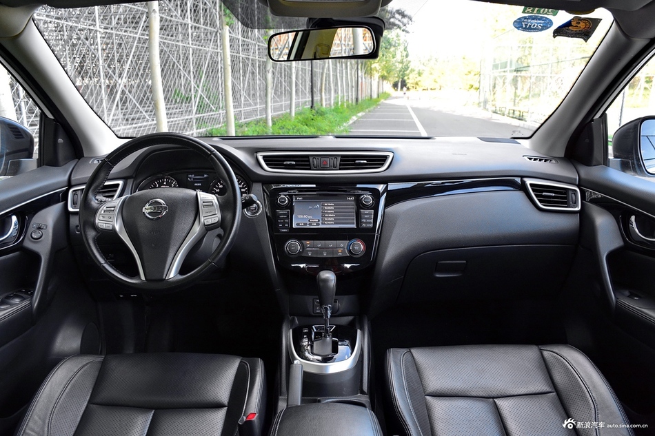 2017款逍客2.0L自动旗舰版 