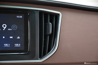 2017款东风风行菱智M5 1.6L手动豪华型