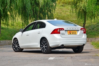 2019款沃尔沃S60L 1.5T自动T3智进版