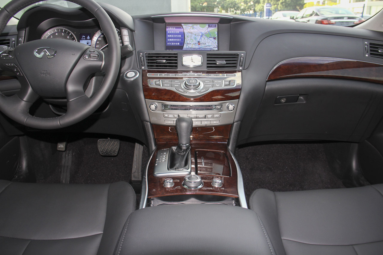 2015款英菲尼迪Q70L 2.5L悦享版
