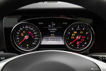 2017款奔驰E级2.0T自动 300运动型