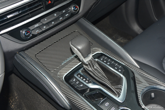 2017上汽大通D90 2.0T自动四驱北极星