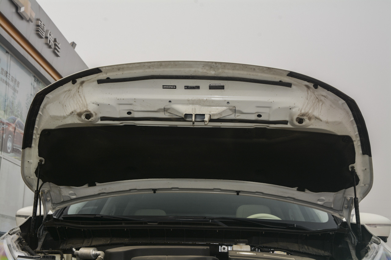 2017款楼兰2.5L自动S/C XV HEV混动四驱旗舰版