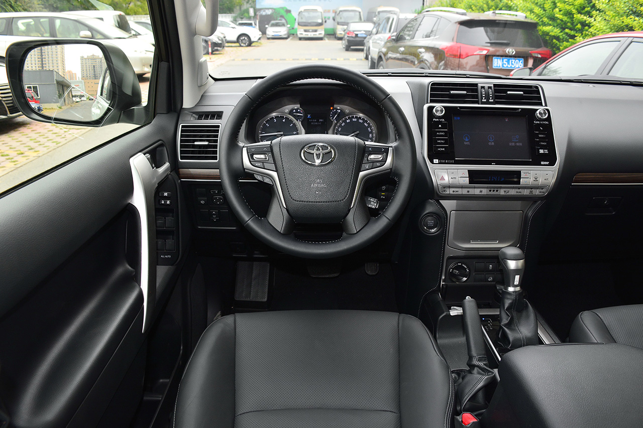 2018款普拉多3.5L自动TX-L NAVI后挂备胎