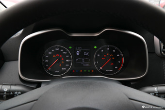 2017款名爵ZS 1.5L手动精英版 