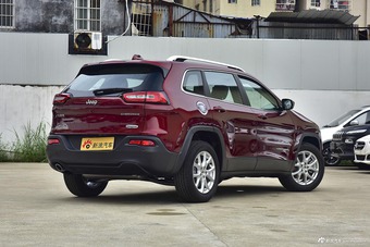 2016款自由光2.0L自动优越版 落霞红