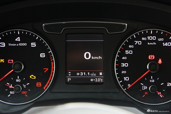 2017款奥迪Q3 2.0T自动35 TFSI风尚型