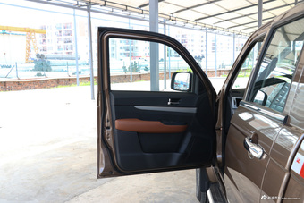 2018款中兴威虎 2.5T柴油国V两驱豪华型中双XD25T5