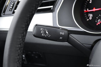 2017款迈腾1.8T自动330TSI DSG领先型