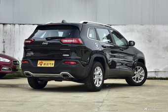 2016款自由光2.4L自动专业版 晶黑