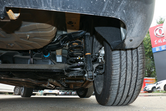 2018款风神AX4 1.6L手动潮尚型天窗版