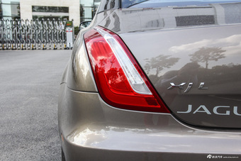 2015款捷豹XJL 3.0L自动SC两驱尊享商务版