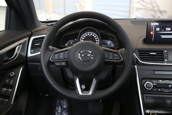 2018款马自达CX-4 2.0L自动两驱蓝天品位版