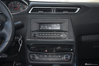 2016款标致308 1.6L手动时尚版