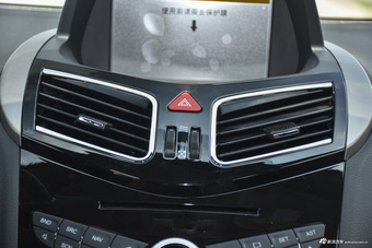 2015款海马S5 1.5T自动旗舰型