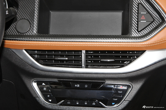 2017款众泰T300 1.5L手动精英型 