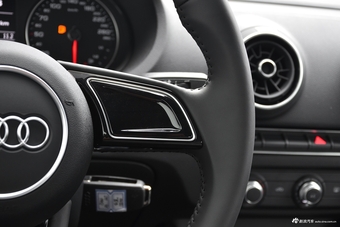 2018款奥迪A3 30周年型1.4T自动Sportback 35TFSI运动型