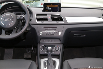 2017款奥迪Q3 2.0T自动35 TFSI时尚型 