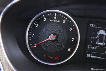 2017款宝骏730 1.5T手动时尚型7座