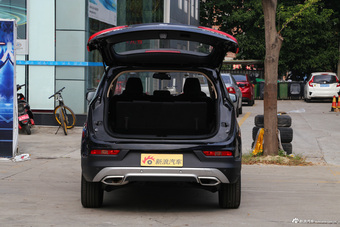 2017款宝骏560 1.5T 手动舒适型7座 