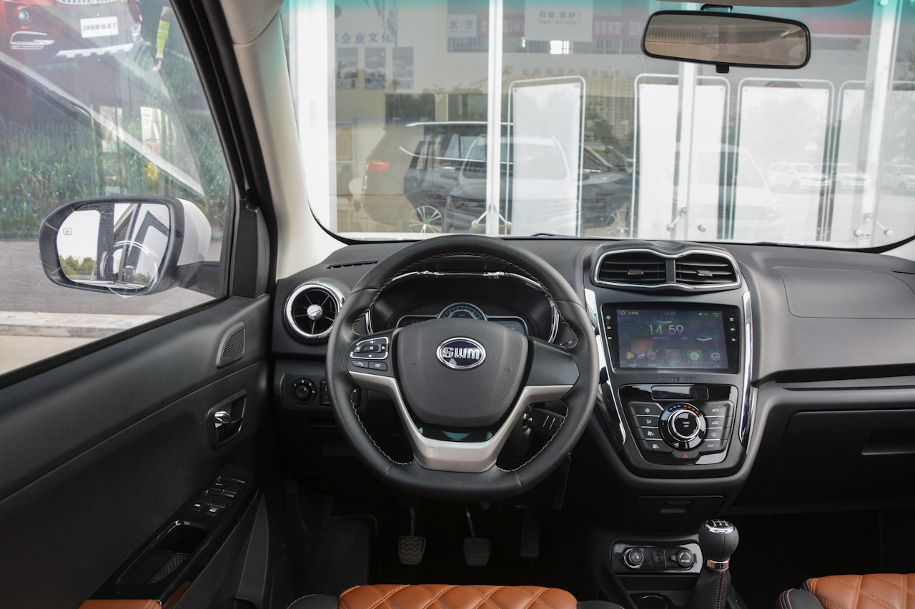 2017款斯威X3 1.5T手动时尚型