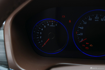 2018款北汽幻速S7 1.5T 自动尊贵型