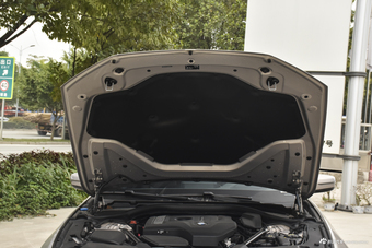 2018款宝马5系改款2.0T自动530Li尊享型豪华套装