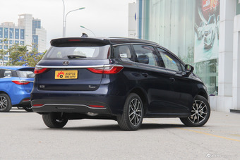 2017款比亚迪宋MAX 1.5T自动互联精英型