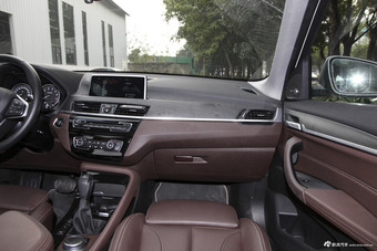 2018款宝马X1 2.0T自动xDrive25Li豪华型