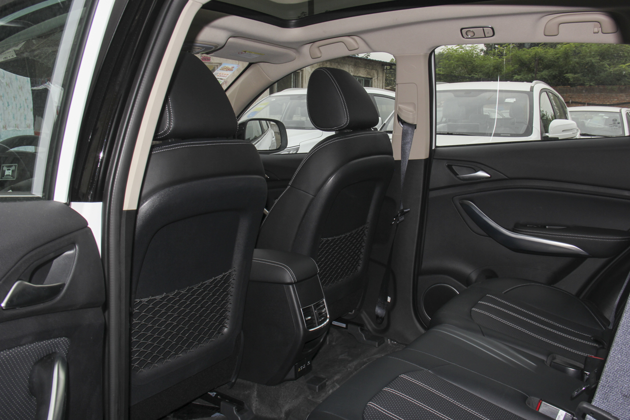 2019款比亚迪宋EV500 智联领耀型