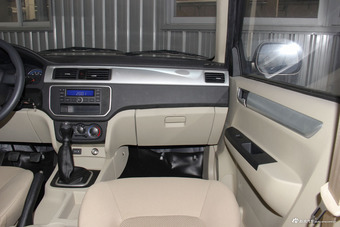 2016款神骐F30 1.5L手动舒适版长轴