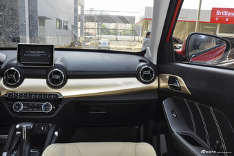 2016款昌河Q35 1.5L自动精英炫智版