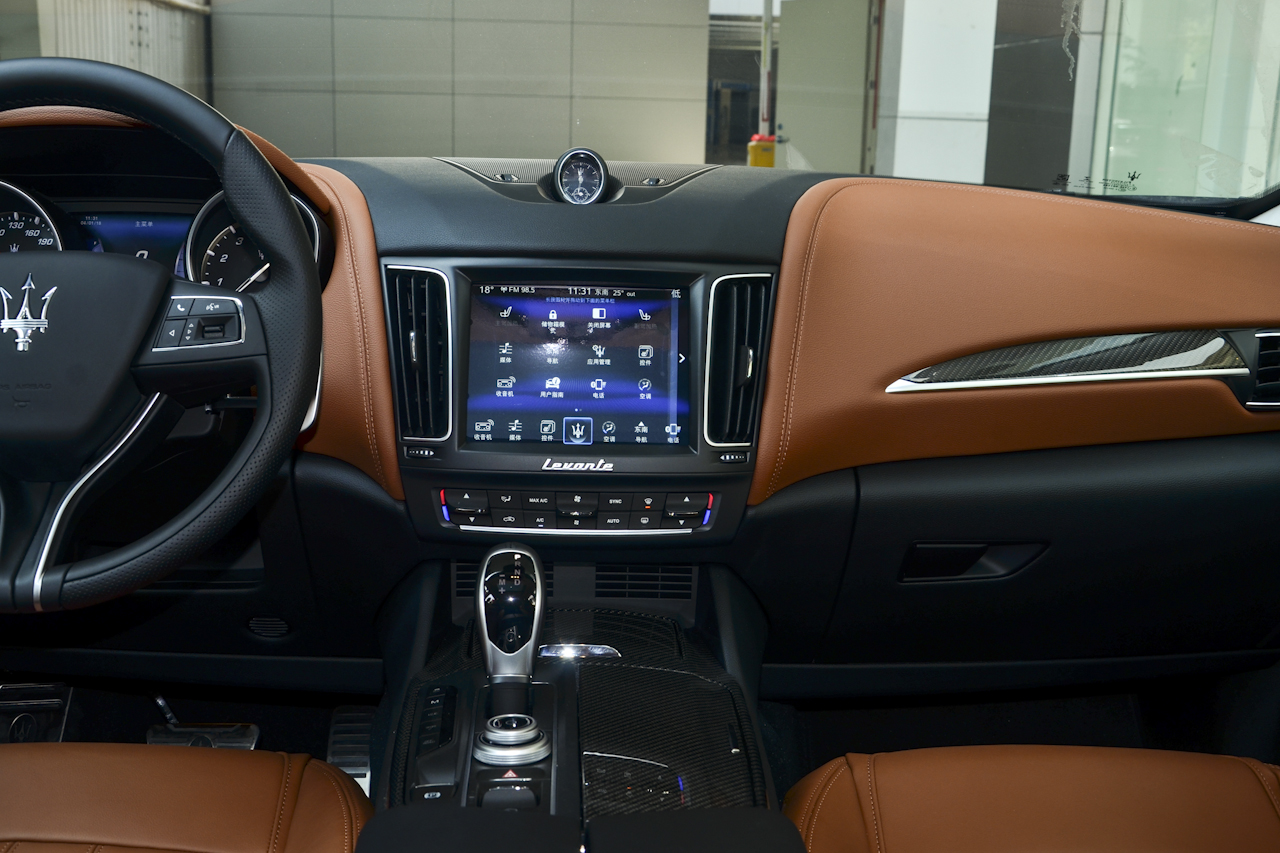 2018款Levante 3.0T自动350Hp 运动版（暂无参数）