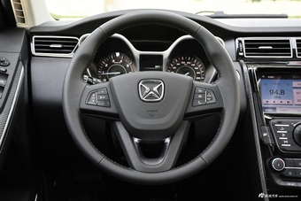 2016款驭胜S330 1.5T自动两驱尊贵版