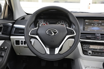 2017款V5菱致1.5L手动新贵型