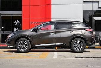 2017款楼兰2.5L自动XL两驱智尚版