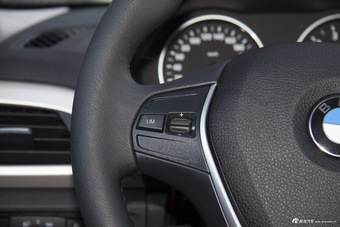 2016款宝马1系118i 1.5T自动领先型